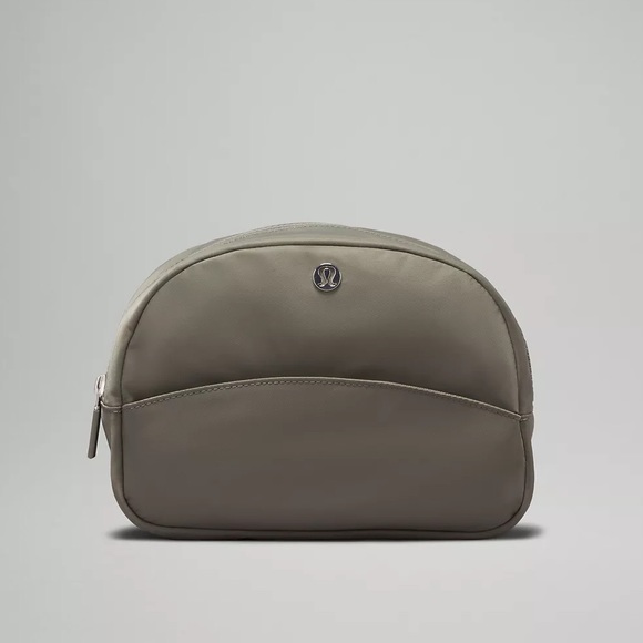NWT Lululemon Go Getter Bag - Picture 1 of 4